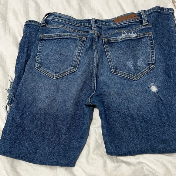 Distressed Jeans - Picture 5 of 7